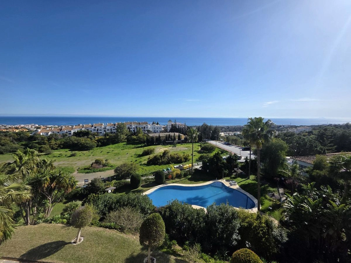 Penthouse with Panoramic Sea Views, Calahonda
