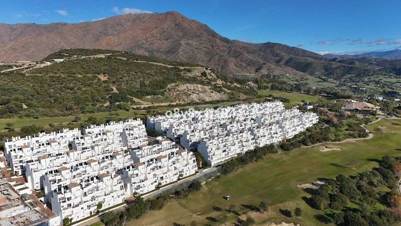 Golf Resort Duplex with Sea Views, Estepona — image 20