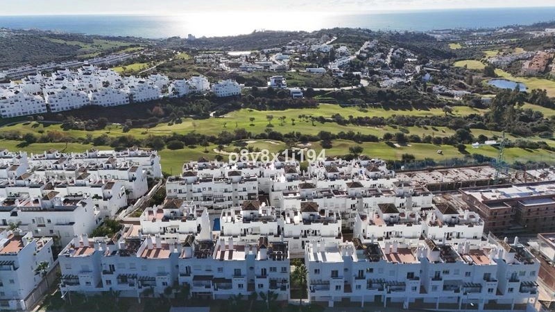Golf Resort Duplex with Sea Views, Estepona — image 21