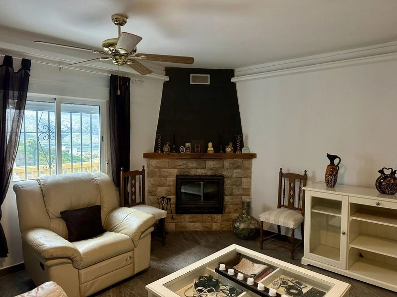 Three Floors of Andalusian Calm for €247,000 — image 4