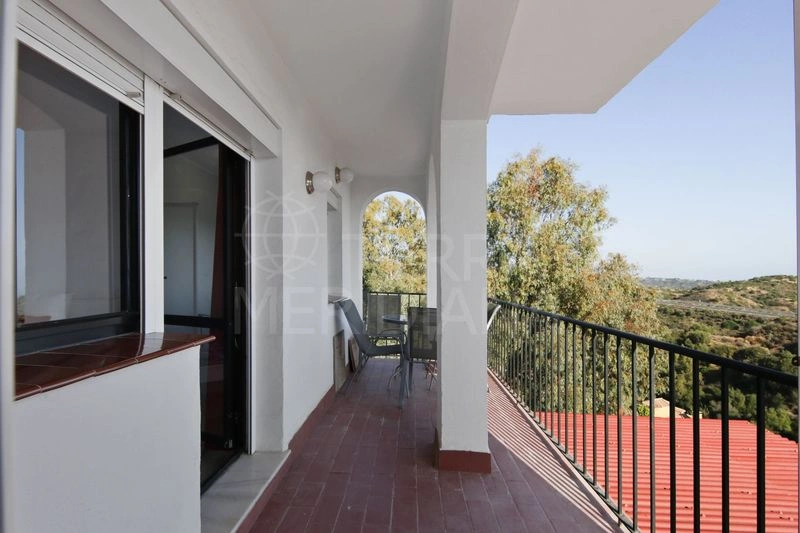 Three Sides of Light for €235,000 in Estepona — image 4
