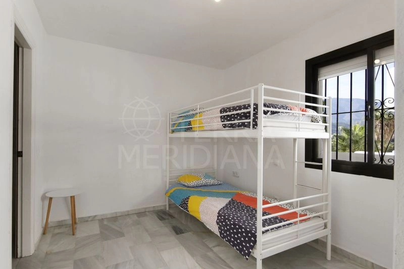 Three Sides of Light for €235,000 in Estepona — image 11