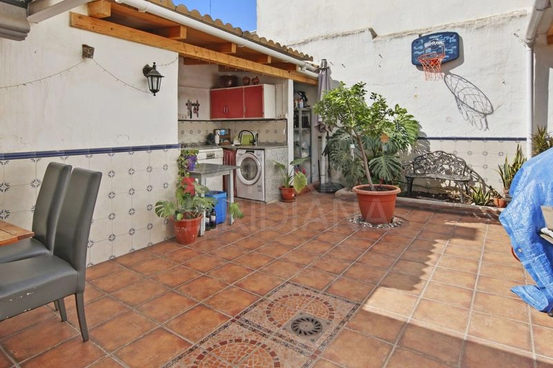 A Patio, a Pergola, and 450 Metres to the Sea — image 1