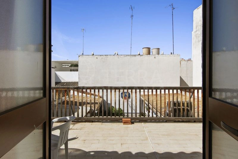 A Patio, a Pergola, and 450 Metres to the Sea — image 10