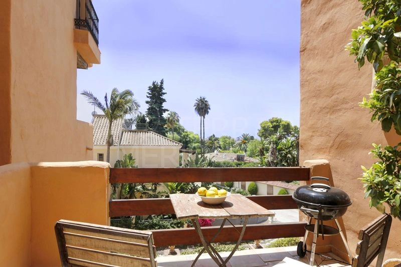 Hotell-takvåning med havsutsikt för 448 000 € i Estepona — image 3