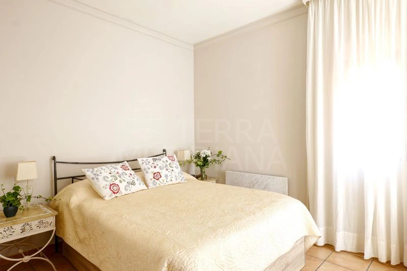 Hotell-takvåning med havsutsikt för 448 000 € i Estepona — image 9