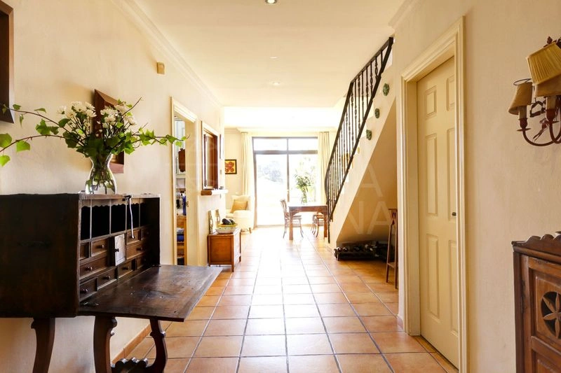 Hotell-takvåning med havsutsikt för 448 000 € i Estepona — image 13