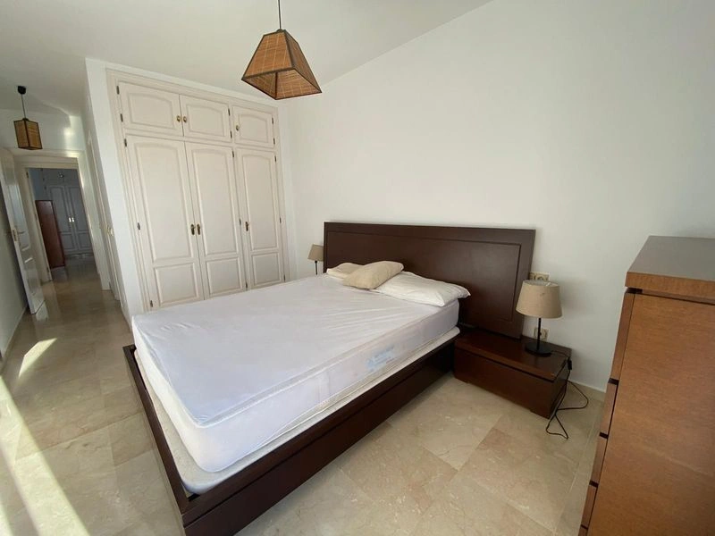 Panorama-takvåning för 320 000 € i Bel Air — image 14