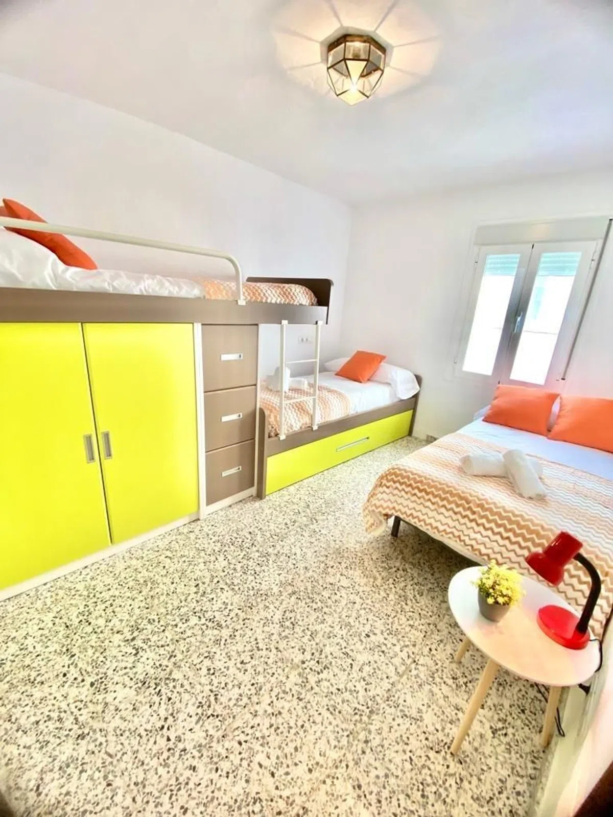 A Fireplace, a Fountain, and Four Bedrooms for €279,000 in Istán — image 16