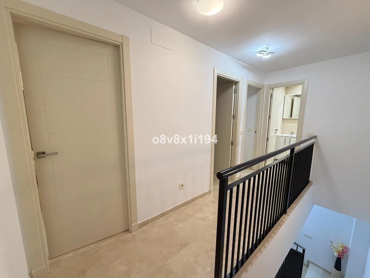 Golf Resort Duplex with Sea Views, Estepona — image 14