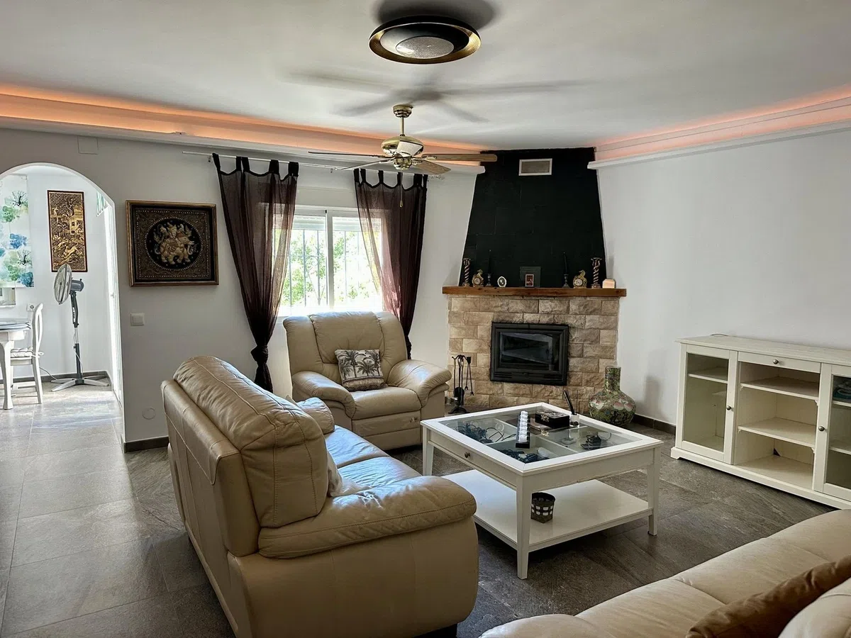 Three Floors of Andalusian Calm for €247,000 — image 1