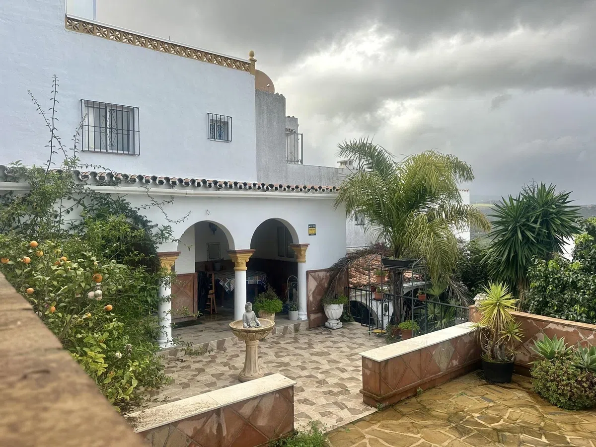 Three Floors of Andalusian Calm for €247,000 — image 2
