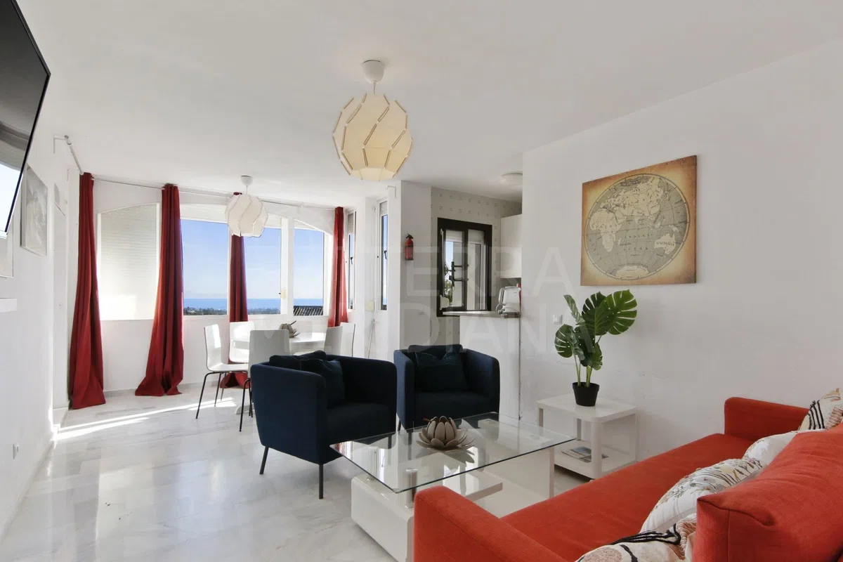 Three Sides of Light for €235,000 in Estepona — image 2