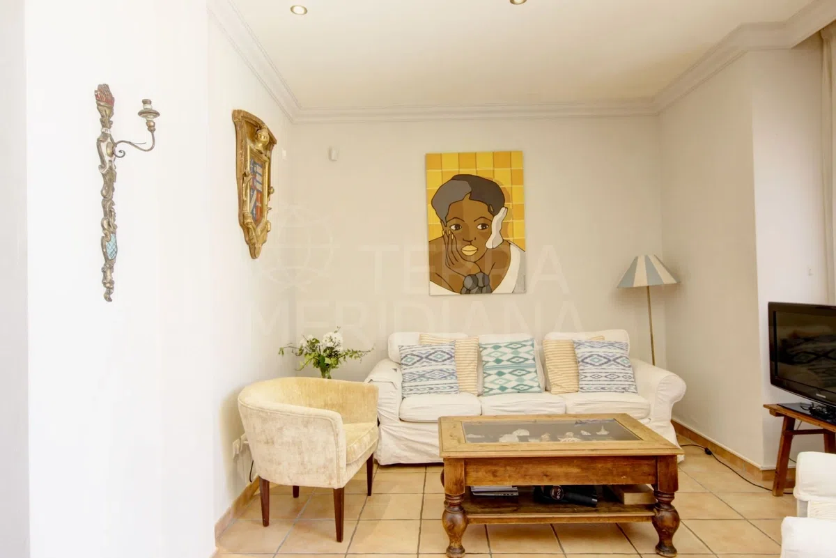 Hotell-takvåning med havsutsikt för 448 000 € i Estepona — image 6