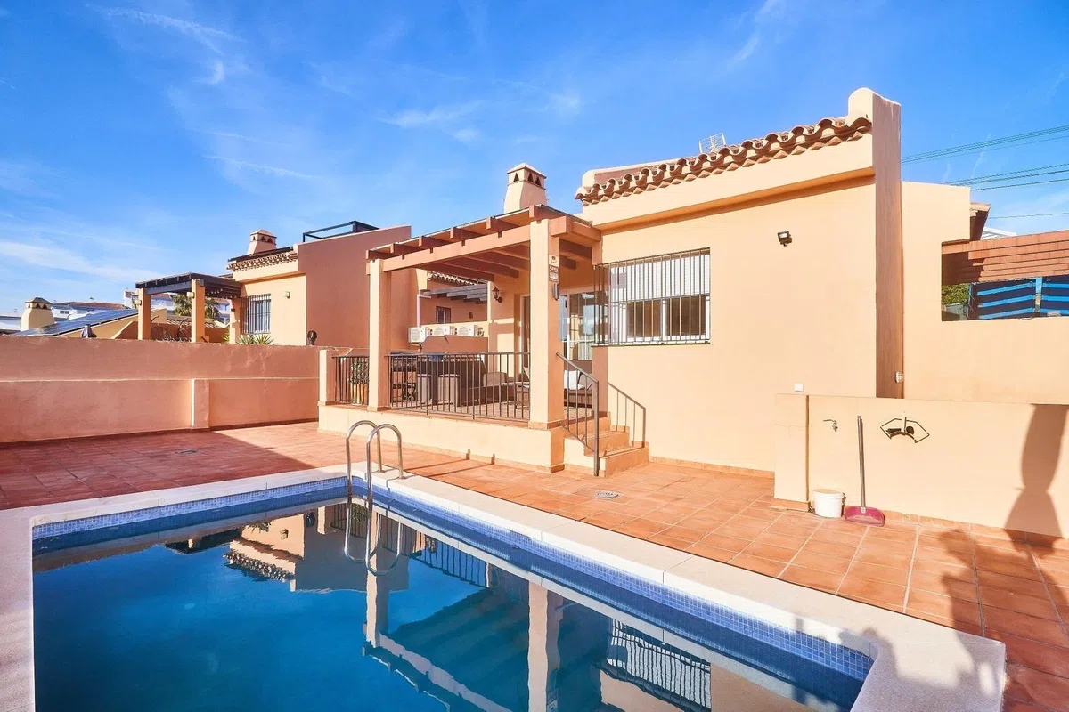 A Villa with a Secret Basement for €550,000 in El Faro — image 8