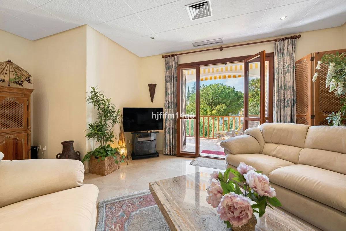 Två terrasser och en golfbana för 395 000 € i Nueva Andalucía — image 6