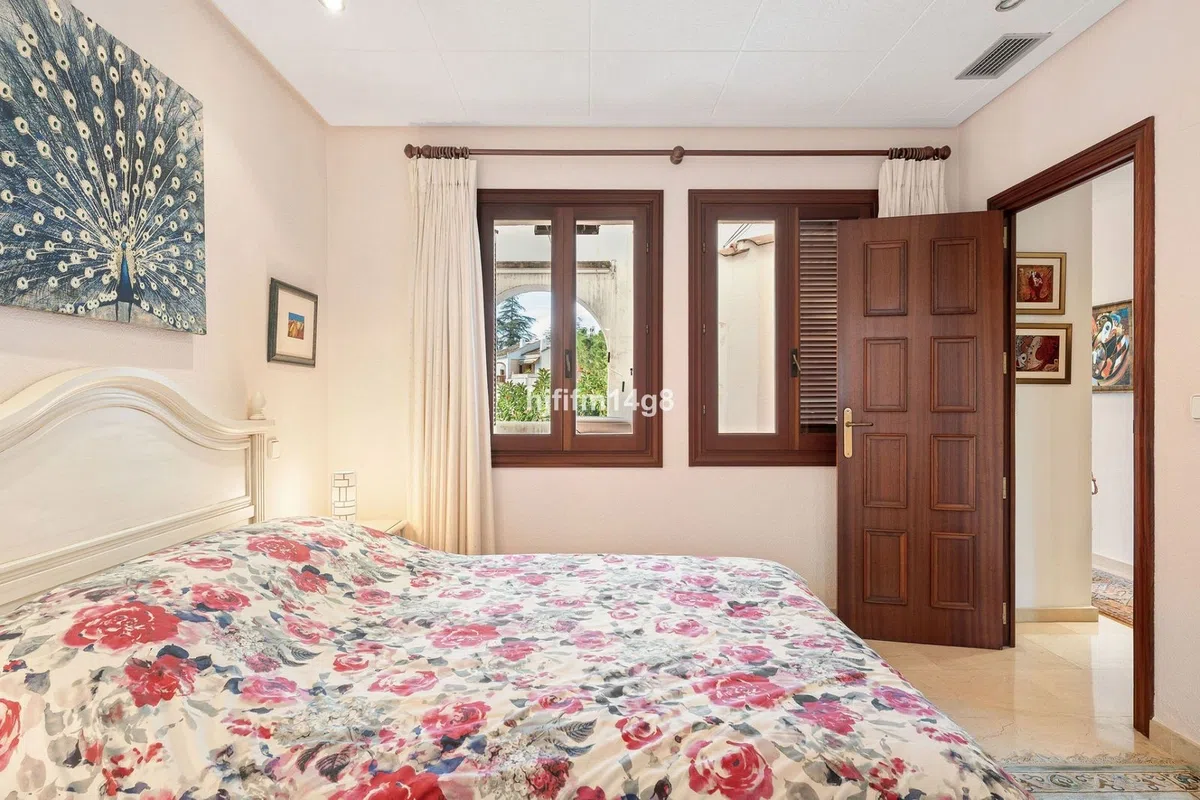 Två terrasser och en golfbana för 395 000 € i Nueva Andalucía — image 12