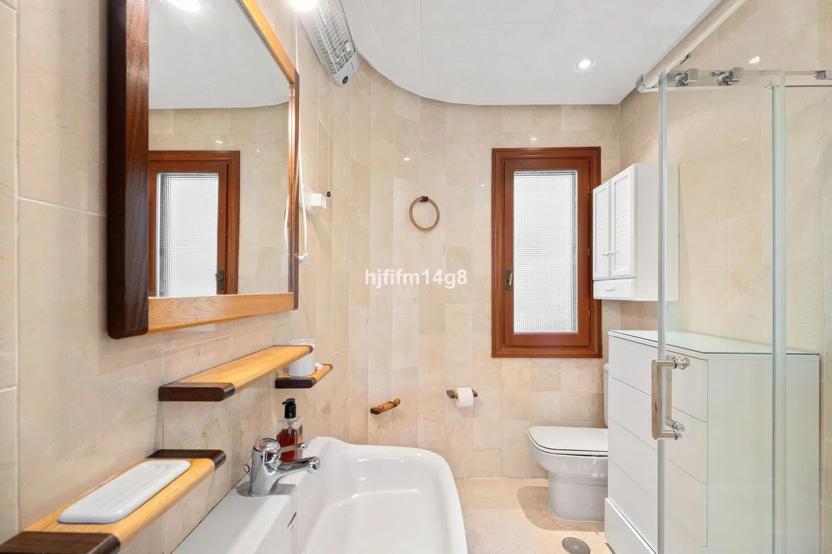 Två terrasser och en golfbana för 395 000 € i Nueva Andalucía — image 14