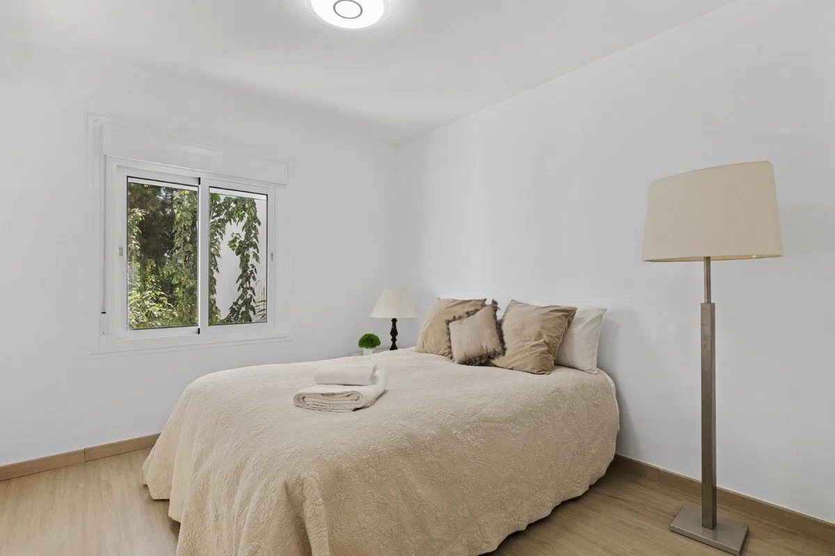 Gerenoveerd herenhuis met privézwembad in Calahonda — image 24