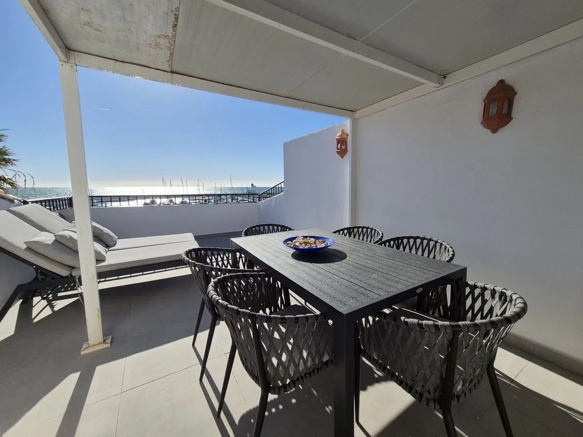 Penthouse Duplex with Marina Views and Rental Licence, La Duquesa — image 2