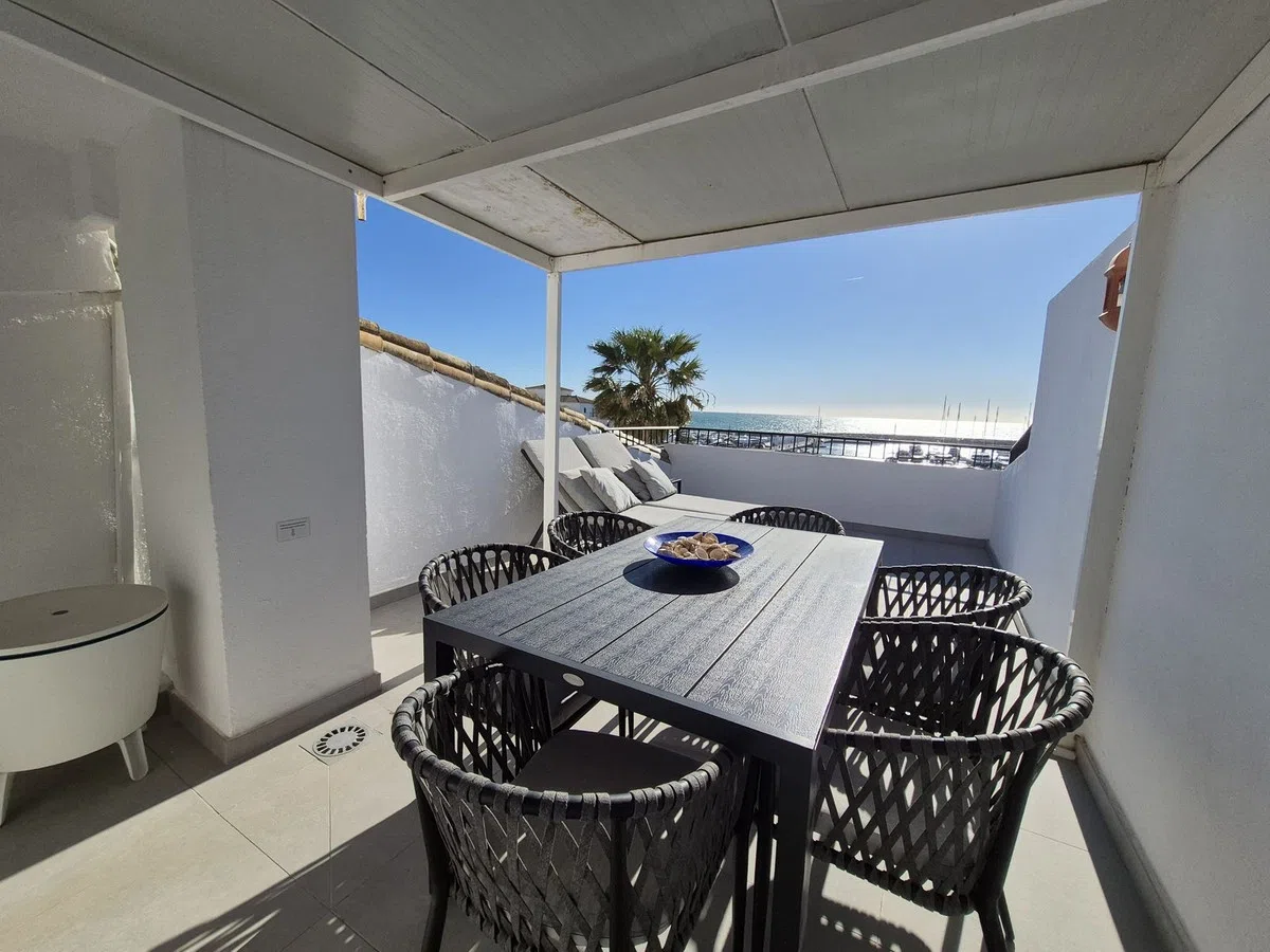 Penthouse Duplex with Marina Views and Rental Licence, La Duquesa — image 5