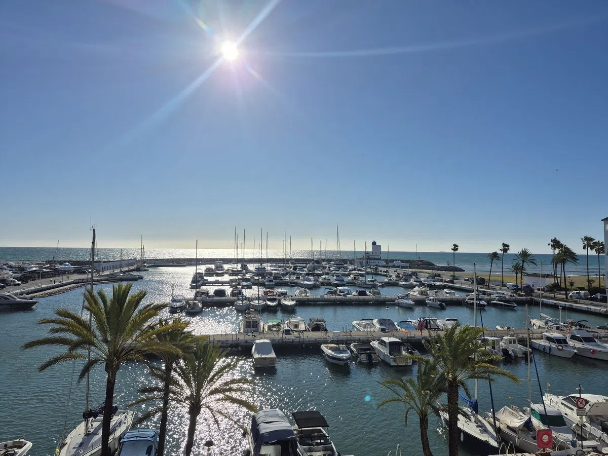 Penthouse Duplex with Marina Views and Rental Licence, La Duquesa — image 6