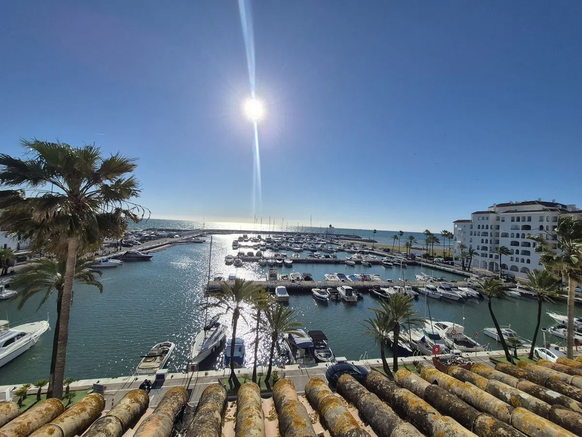 Penthouse Duplex with Marina Views and Rental Licence, La Duquesa — image 14