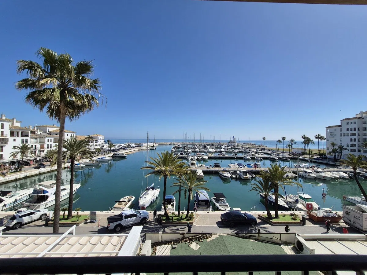 Penthouse Duplex with Marina Views and Rental Licence, La Duquesa — image 16