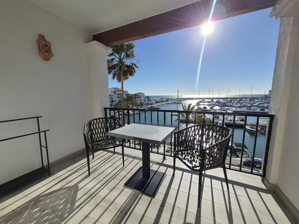 Penthouse Duplex with Marina Views and Rental Licence, La Duquesa — image 17