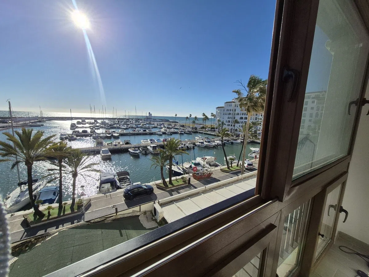 Penthouse Duplex with Marina Views and Rental Licence, La Duquesa — image 29