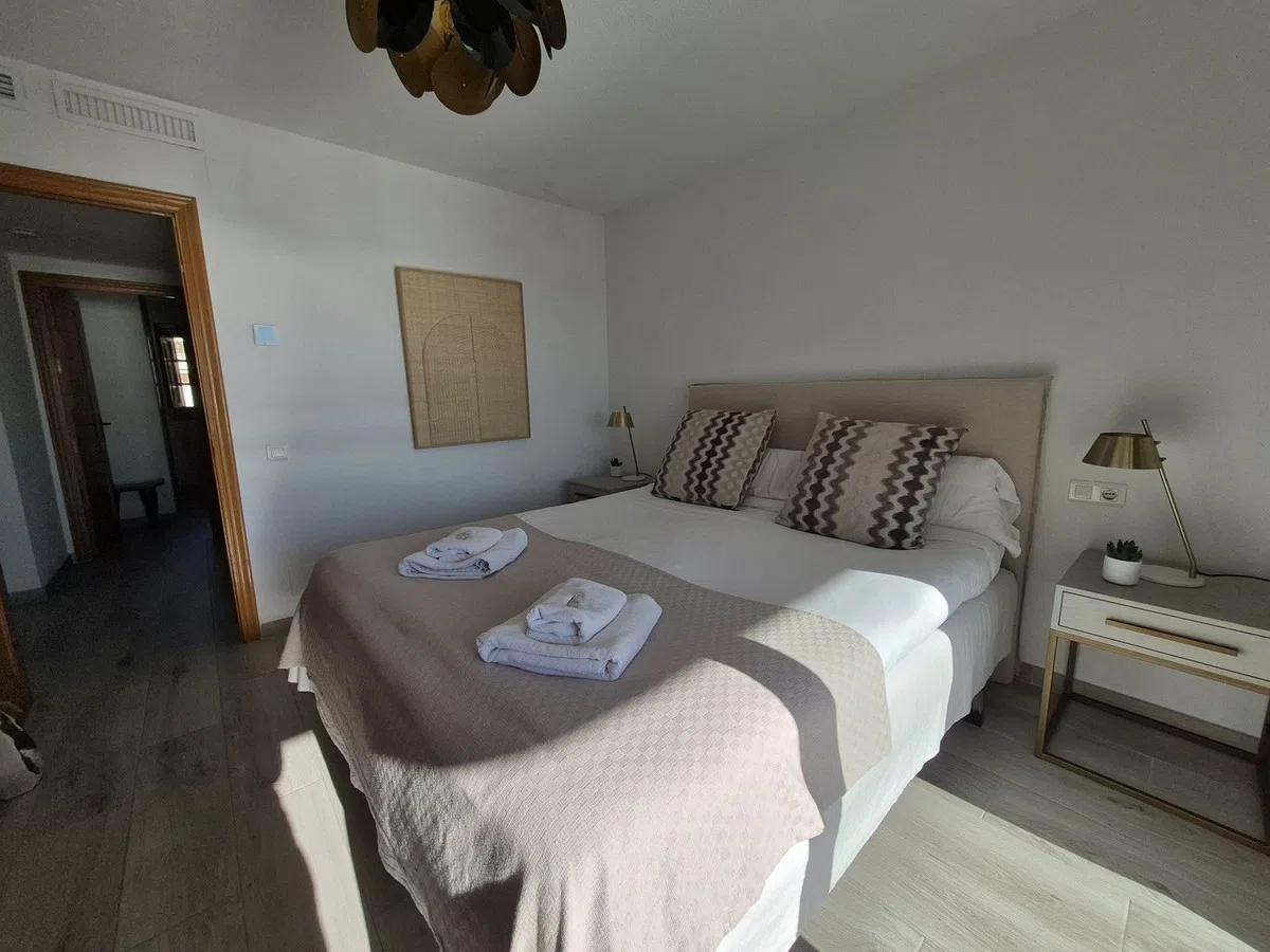 Penthouse Duplex with Marina Views and Rental Licence, La Duquesa — image 33