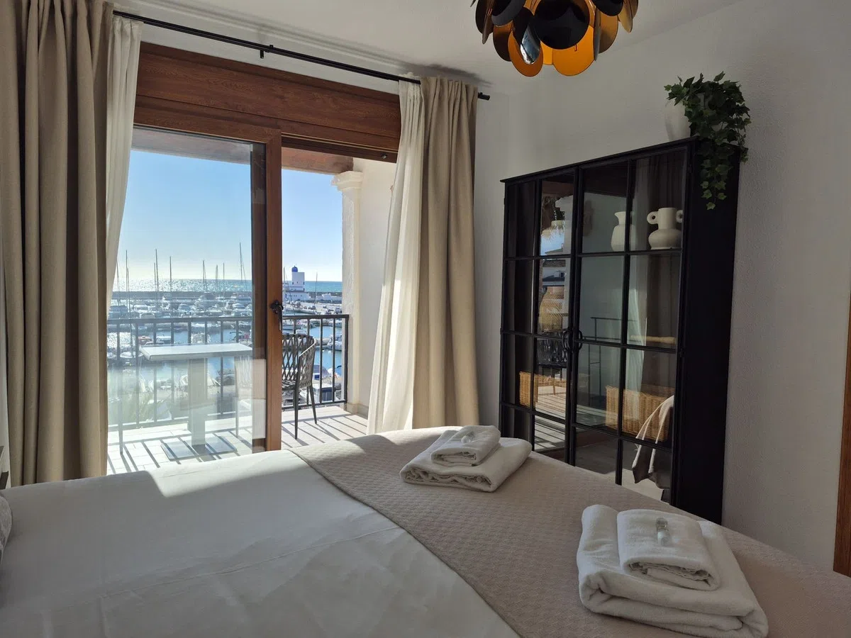 Penthouse Duplex with Marina Views and Rental Licence, La Duquesa — image 34