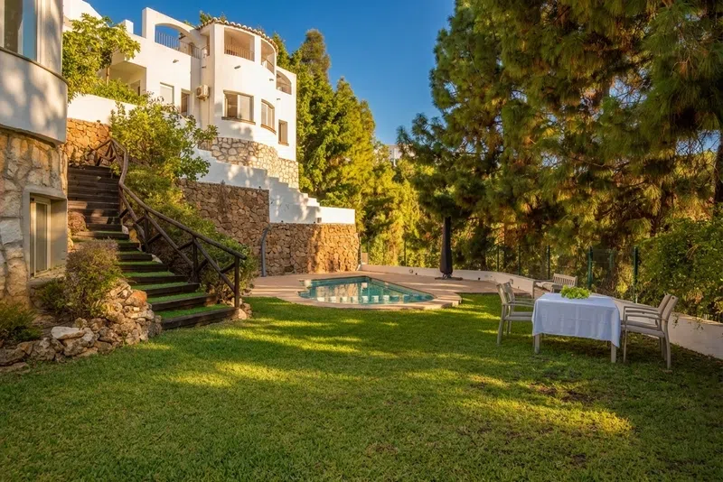 Nyrenoverat radhus med privat pool i Calahonda