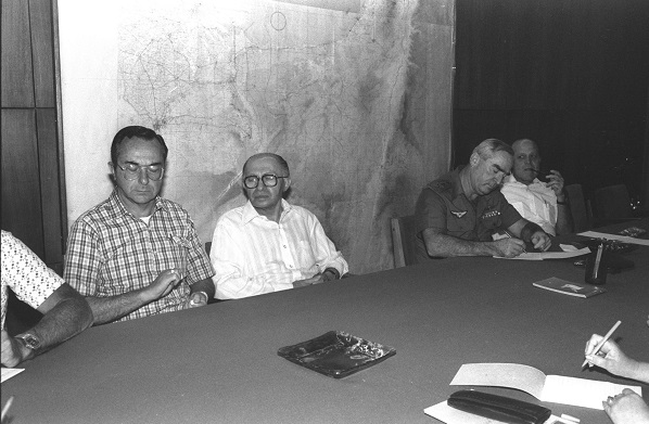 לשיר "אופרה" באוסיראק: ההחלטה ששינתה את פני המזה"ת