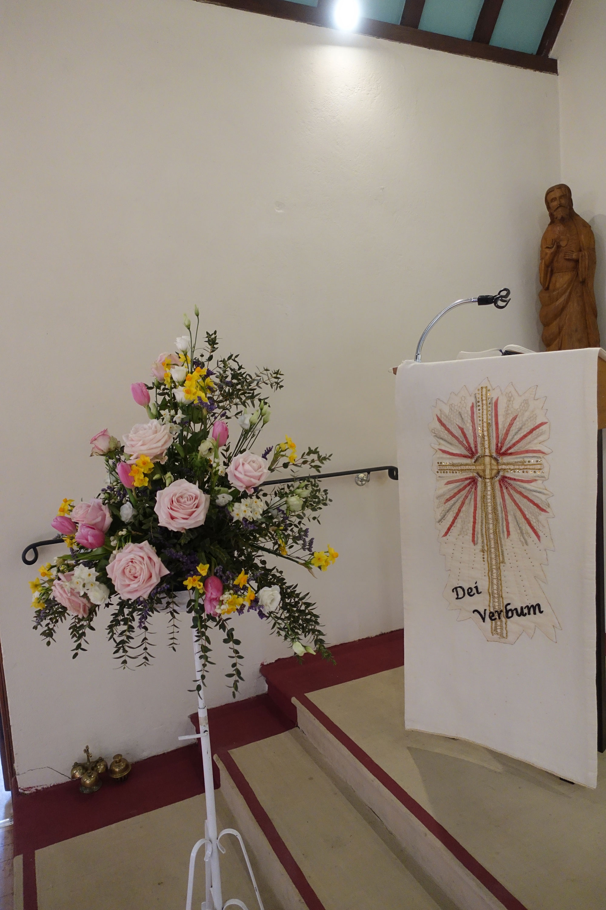Church Interior – photo 2