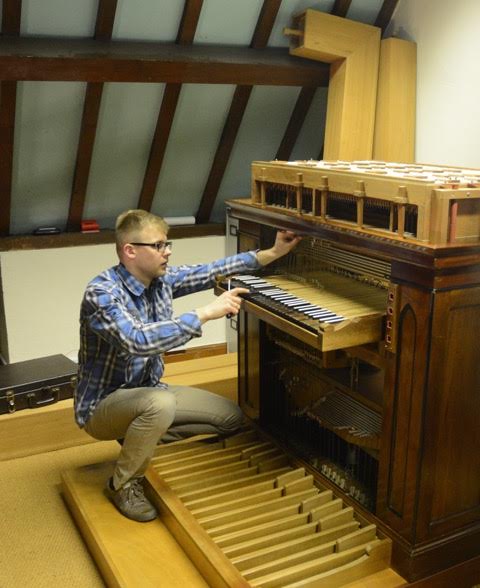 Organ Installation – photo 4